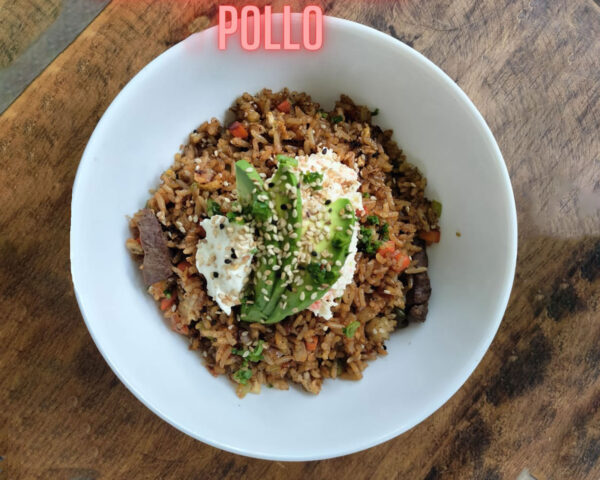 yakimeshi de res y pollo
